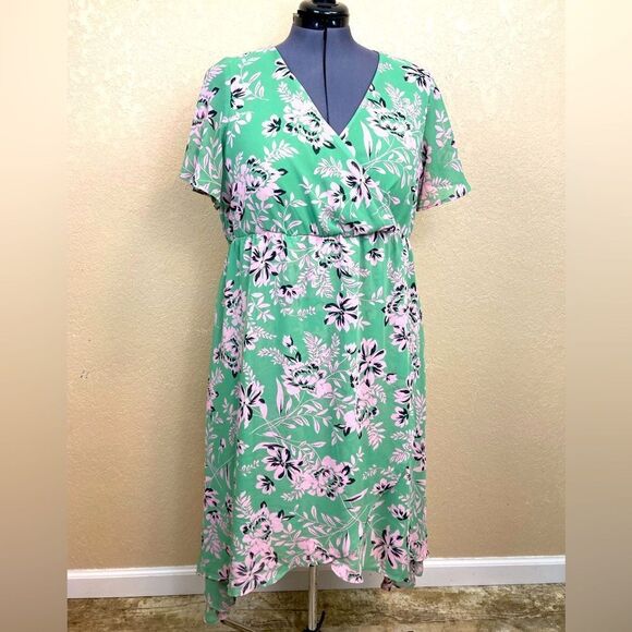 Torrid NWOT beautiful floral lined chiffon dress w/ feminine flutter sleeves - Picture 1 of 14